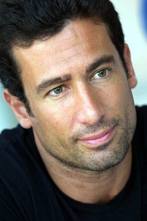 Paolo Calissano as Avv. Bini in Quello che le ragazze non dicono