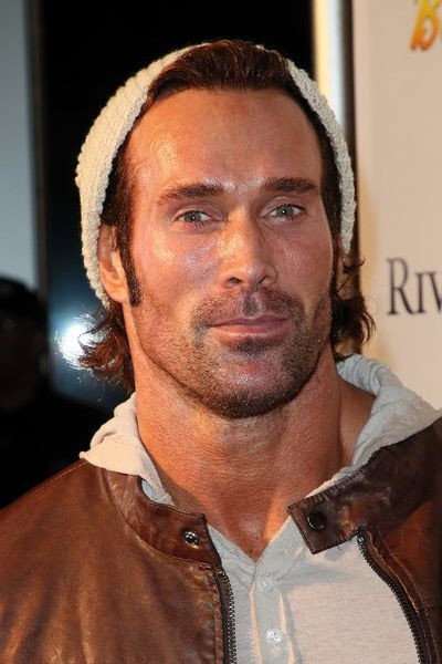 Mike O'Hearn as Brad Vanderhorn in Magazine Dreams