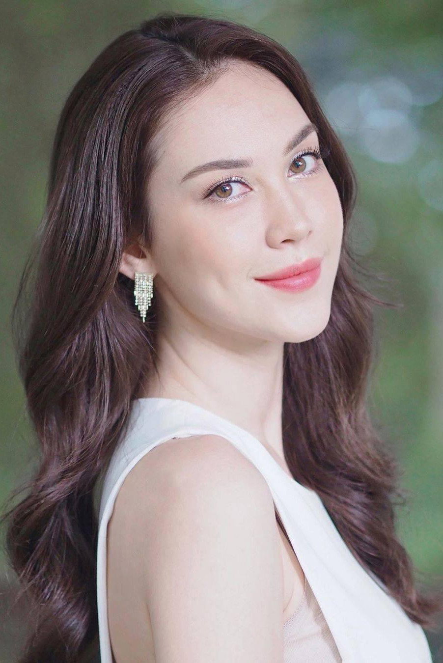 Peeranee Kongthai as Lanta in Embraced with Love
