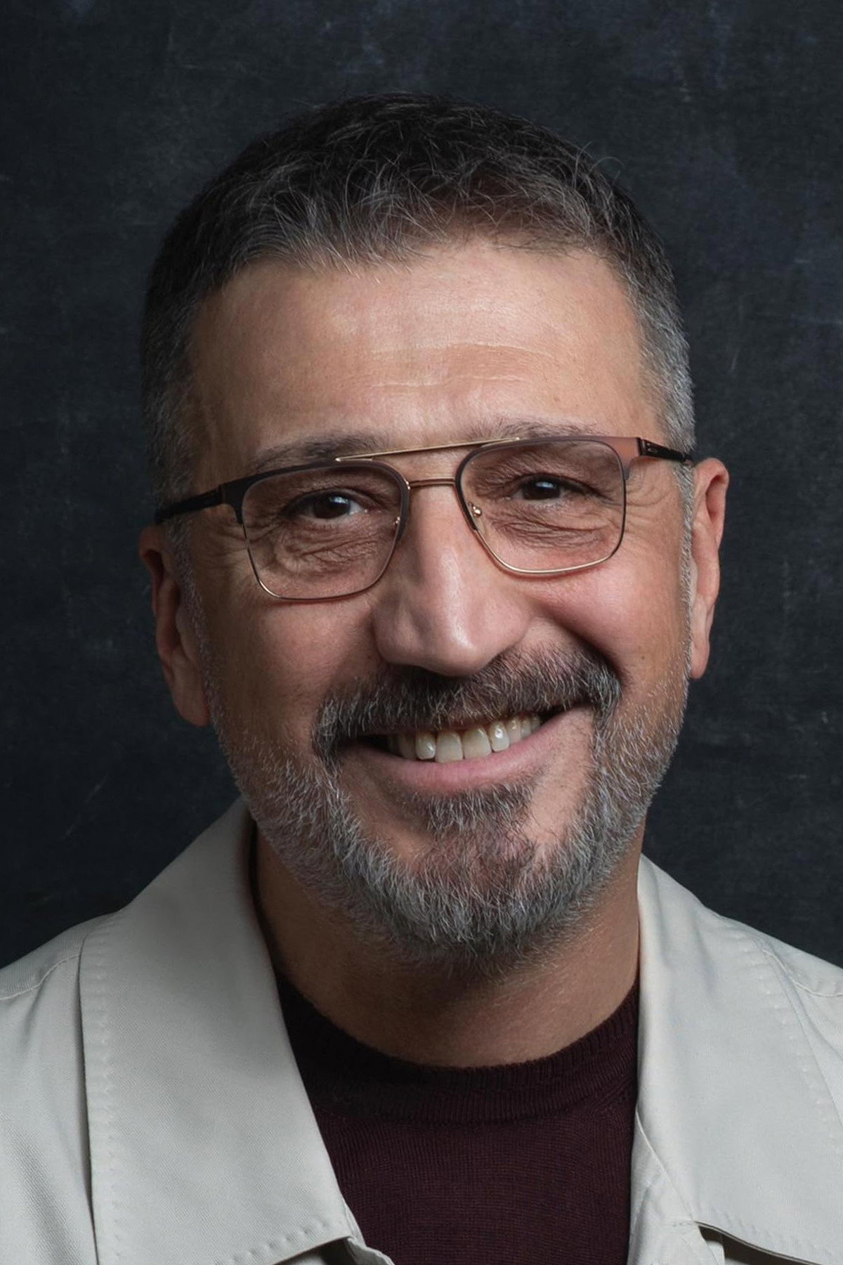Cem Davran as Mazhar Mahmutoğlu in Ruhsar
