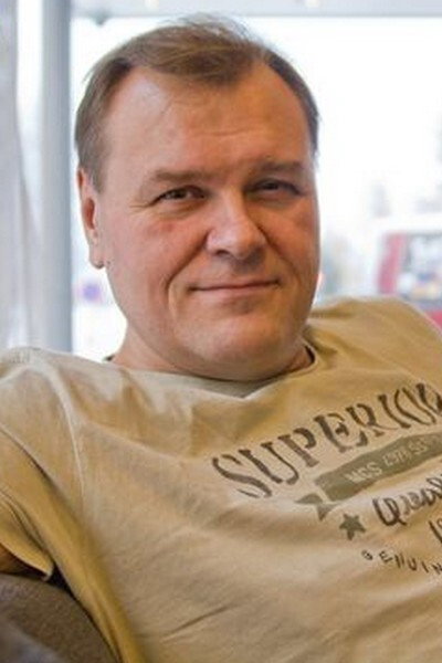 Pekka Lehtosaari as Iso Rölli / röllijoukko (voice) in Quest for a Heart