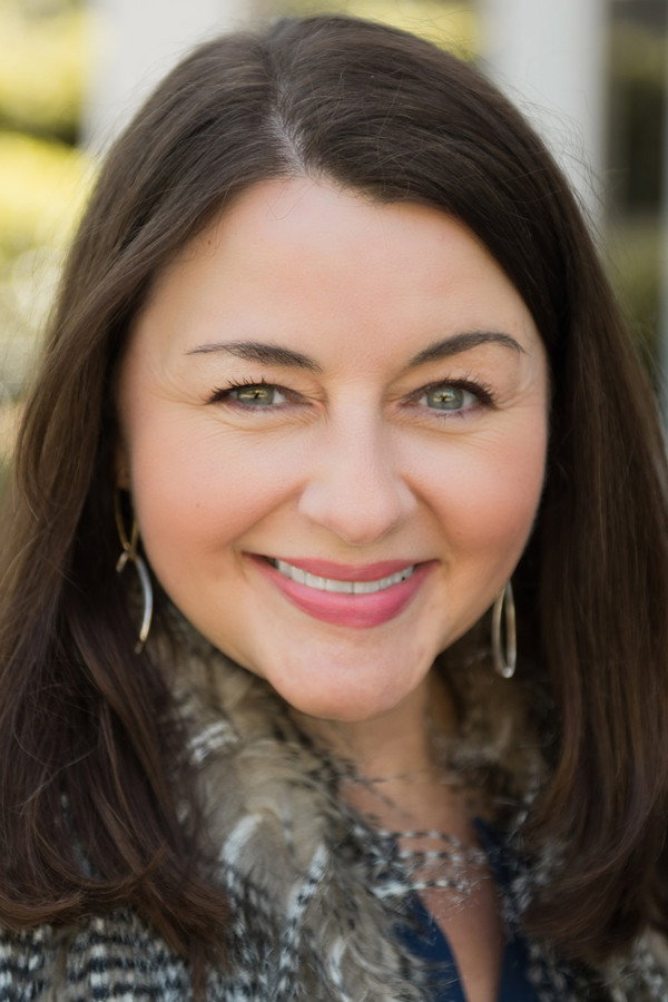 Melaine Bennett as Margaret in PEOPLE