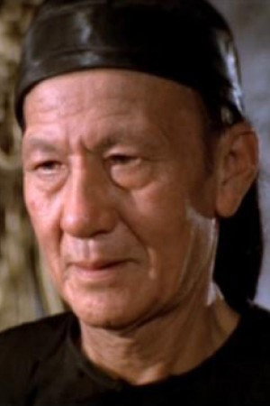 黃公武 as Mr. Tsang in A Man, a Woman and a Bank