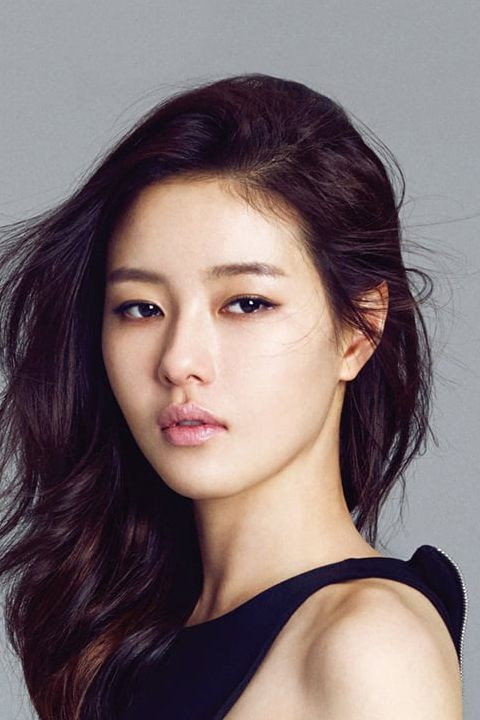 박하나 as Hong Se-Yeon in Mysterious Personal Shopper
