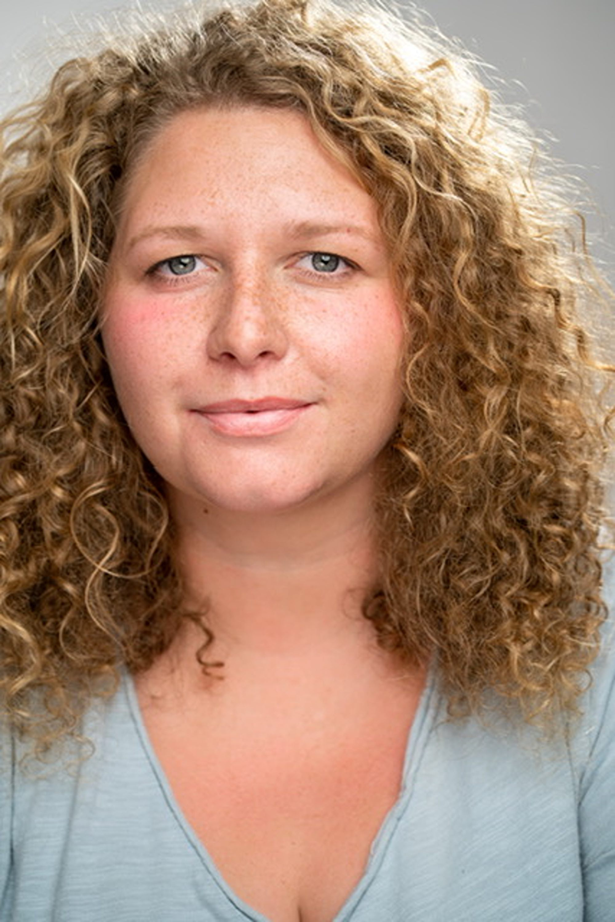 McKenzie Barwick as Janelle in A Song For Imogene