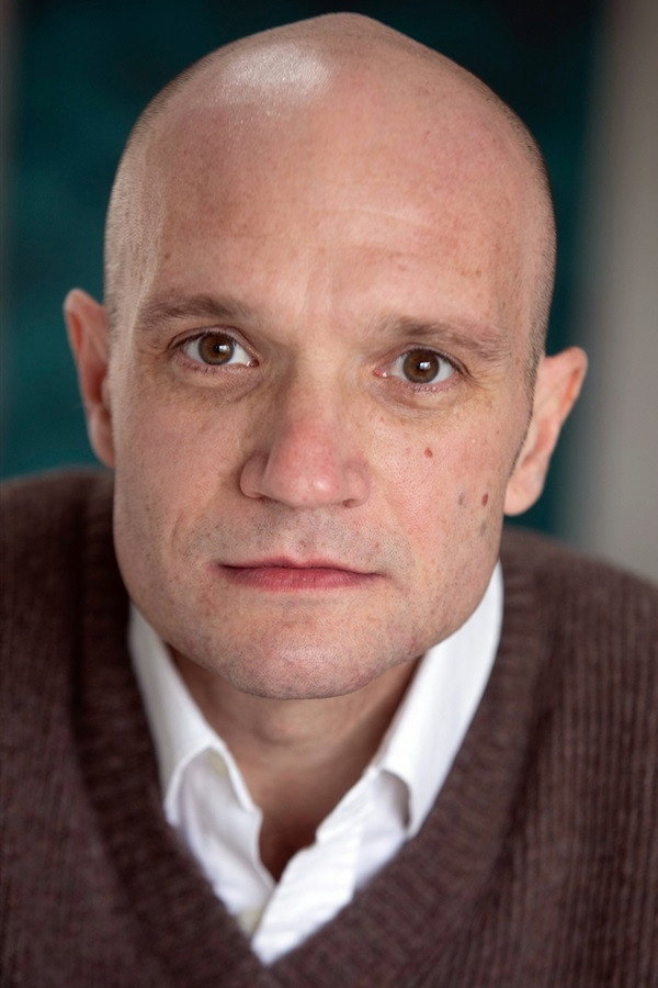 Laurent Ménoret as Monsieur Darode in Hôtel des Grenades