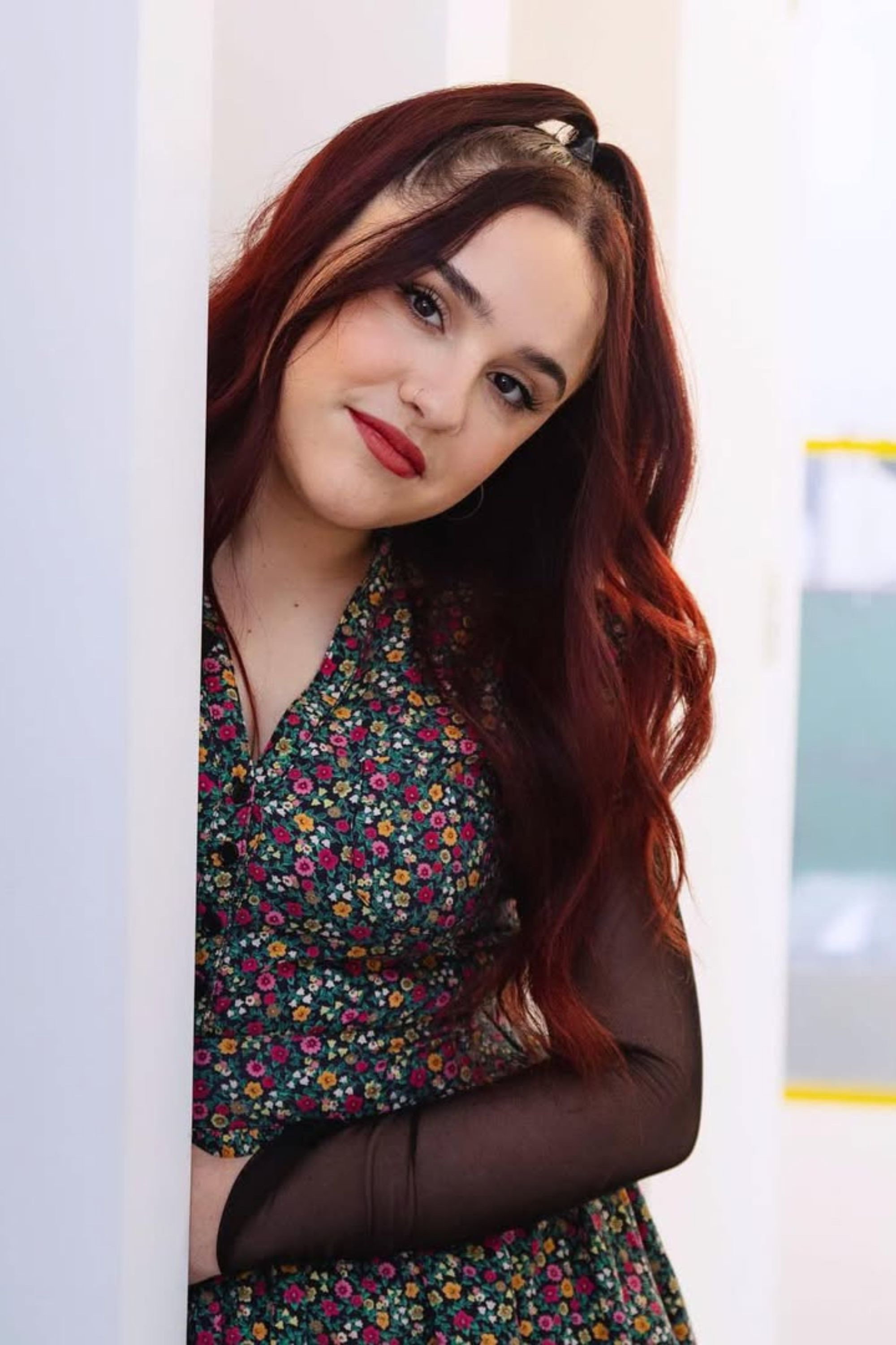 Ofelia Fernández as Ofelia in How to Be Happy