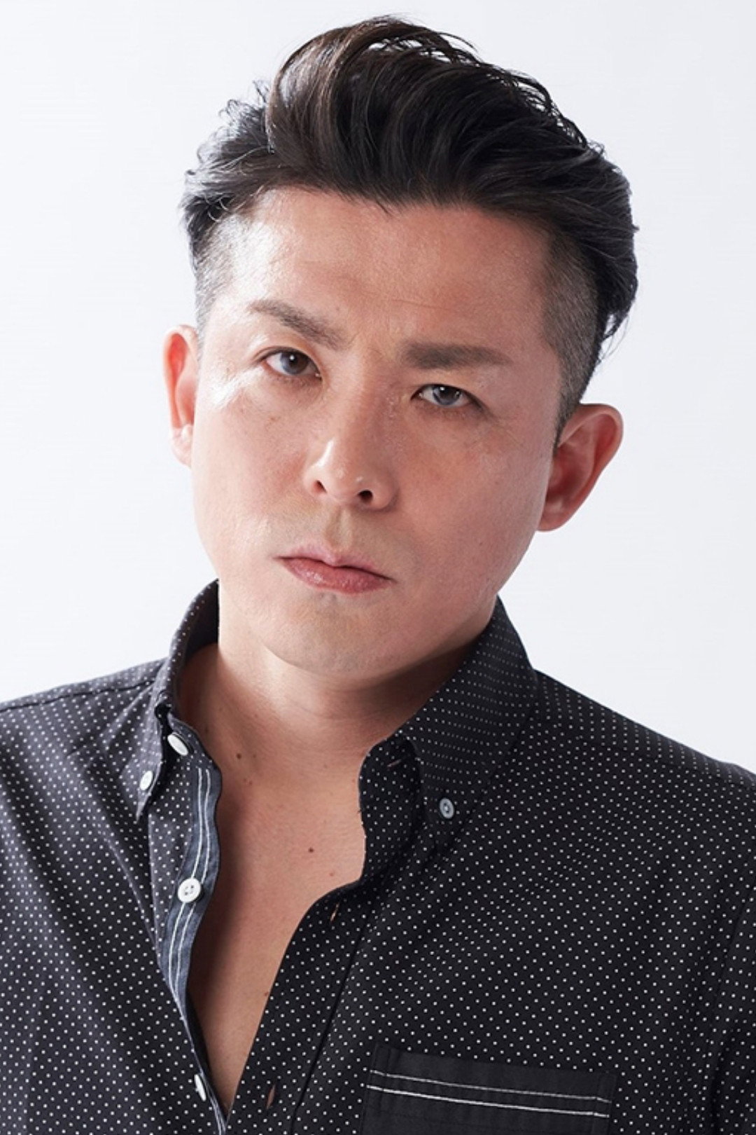 森山栄治 as Kenichi Tsuruta in Ghost Mama Investigation