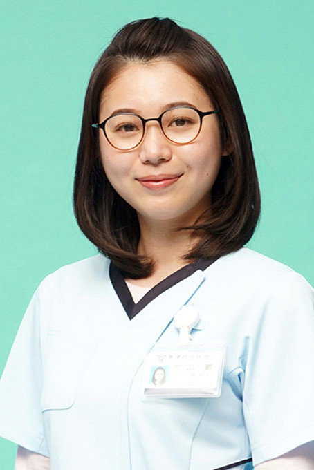 金澤美穂 as Nijiko Kudō in Unsung Cinderella, Midori, the Hospital Pharmacist
