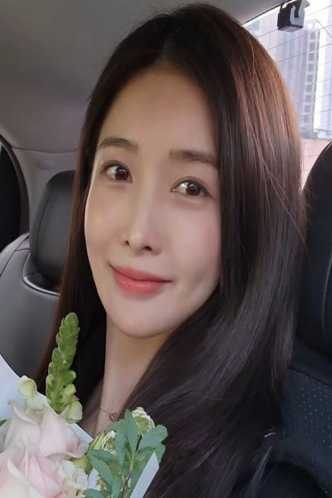 Kang Seo-yeon as Cherry in Late Night Restaurant