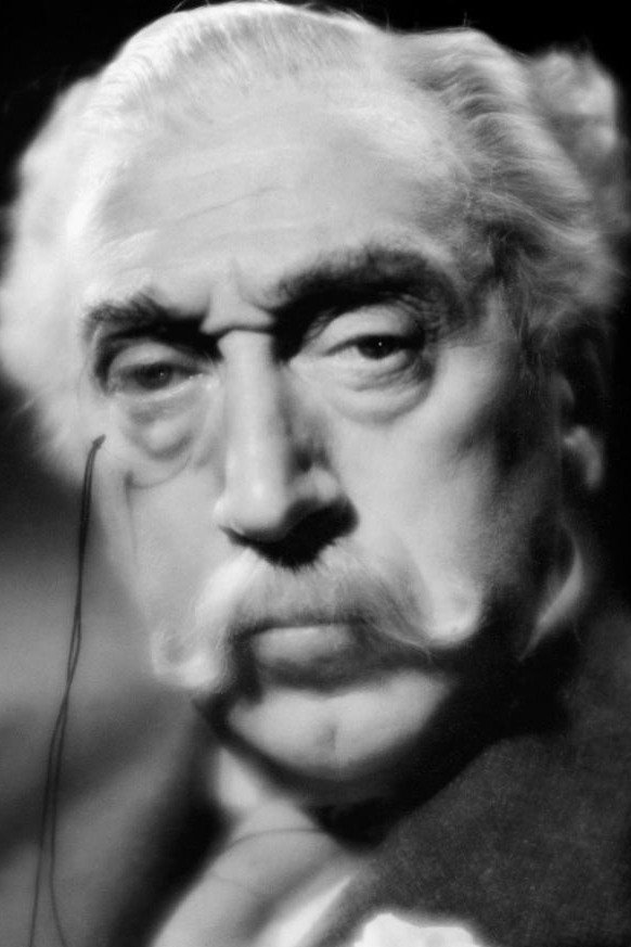 André Lefaur as Le marquis de la Tour-Mirande in Miquette