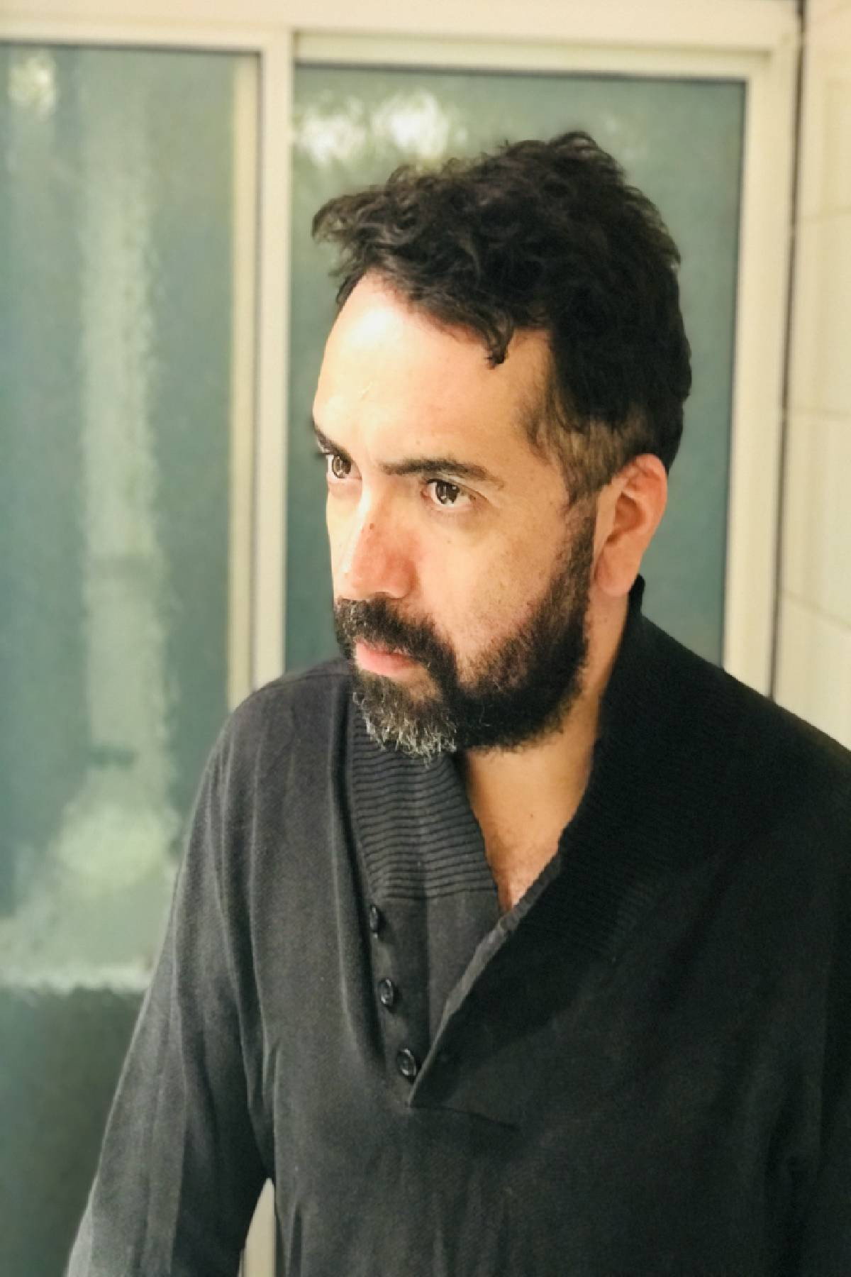 Alexis Moreno as José Luis in Roman's Circuit