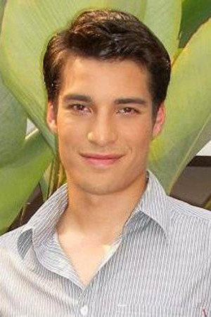 Sam Chotibun as Komkrit in Devil Vissons