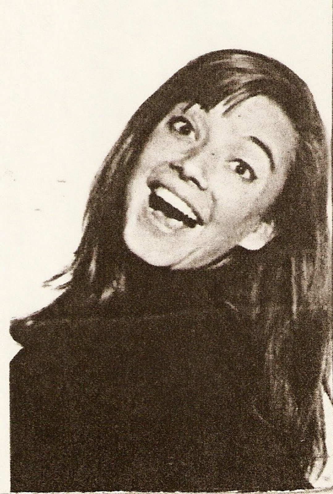 Marta Baizán as Mercedes Morales Serrano in Los chicos del Preu