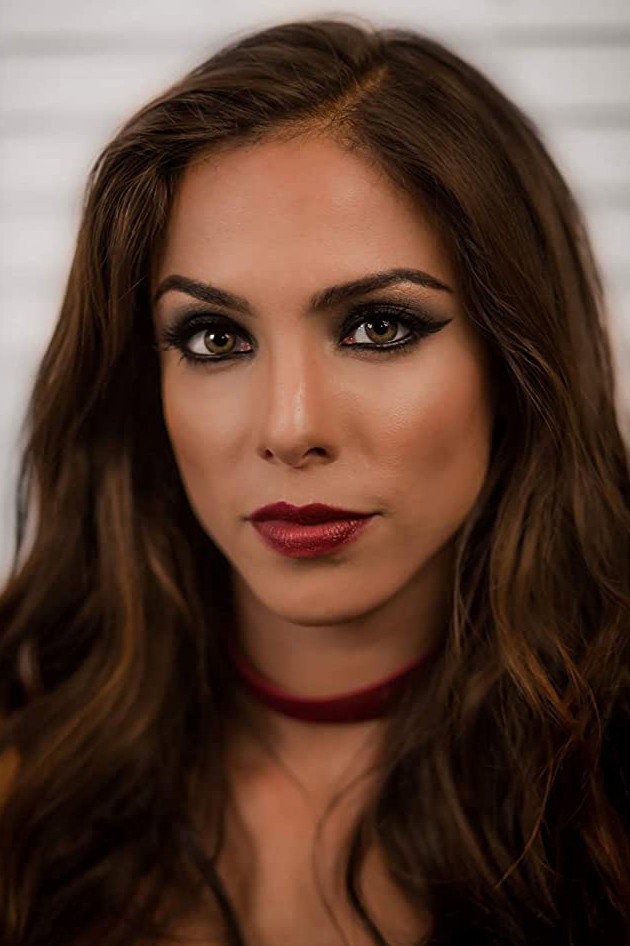 Yesenia Adame as Angelica in Mano