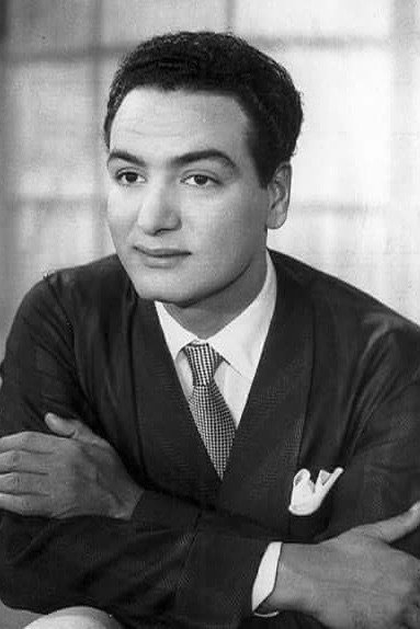 Mohamed Fawzi as يوسف in Fatma, Marika & Rachel