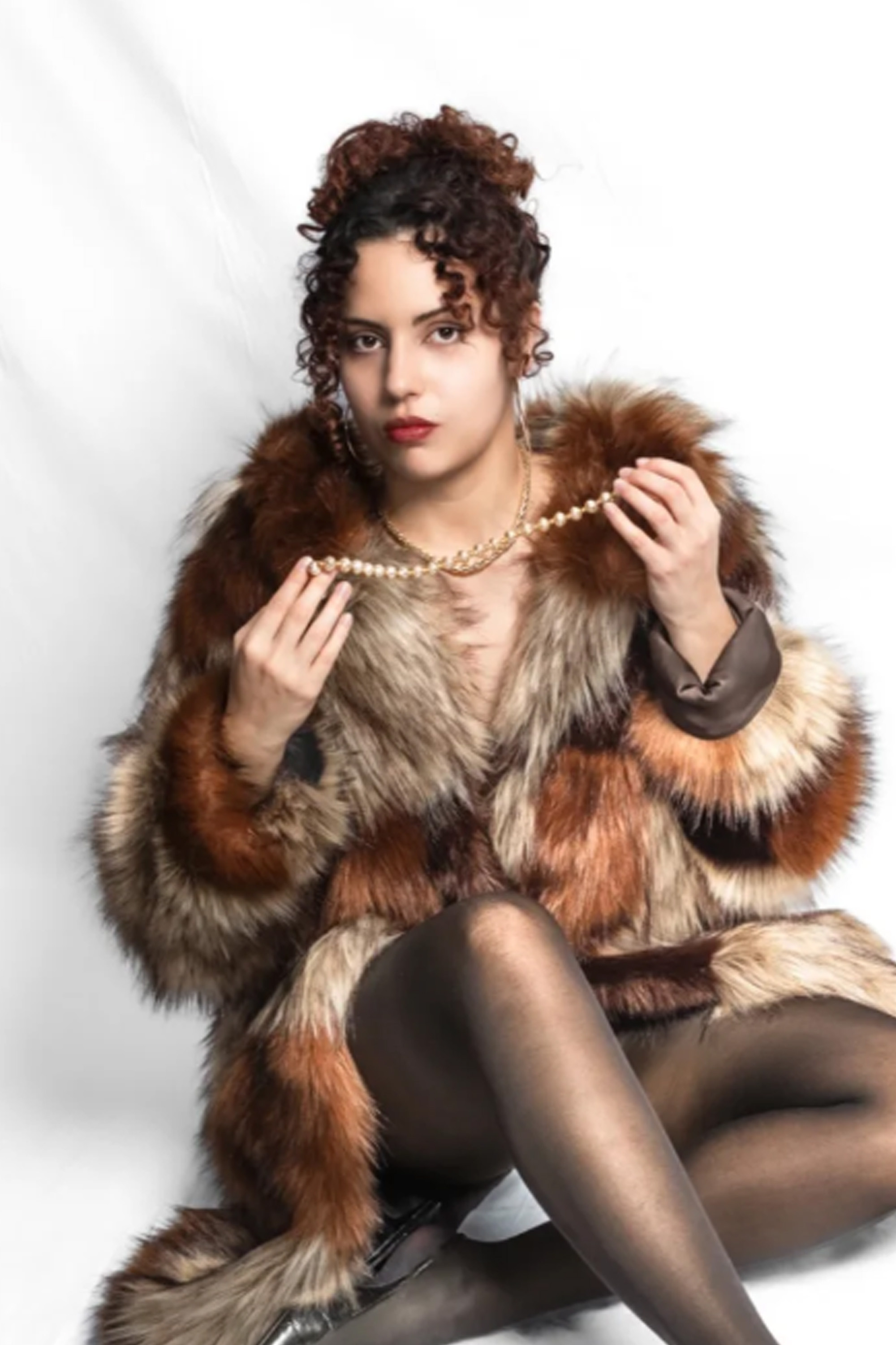 Imen Bessioud as Nadia in Traqués