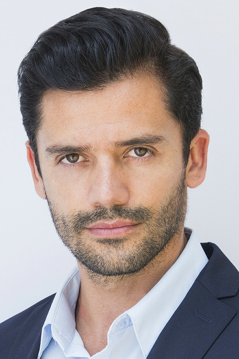 Andres Londono as Dante in The Wrong Cruise
