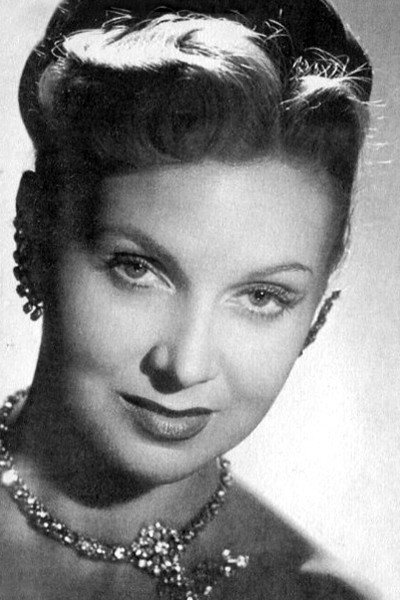 Simone Paris as Betty Clémenti in Ladies First