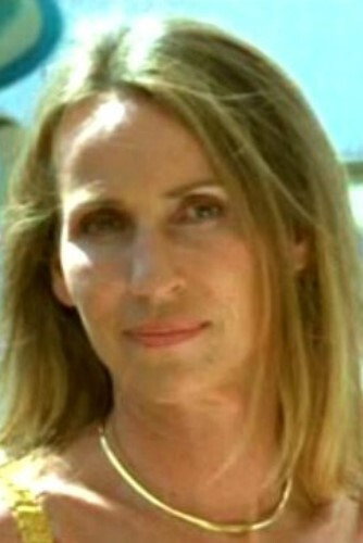 Claire Stévenin as Elle in Mischka