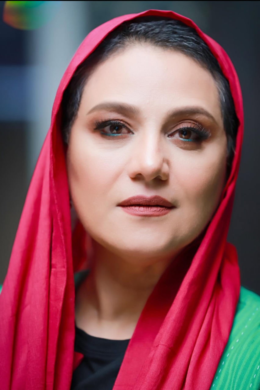 شبنم مقدمی as Fakhr al-Nasa in Once Upon a Time in Iran