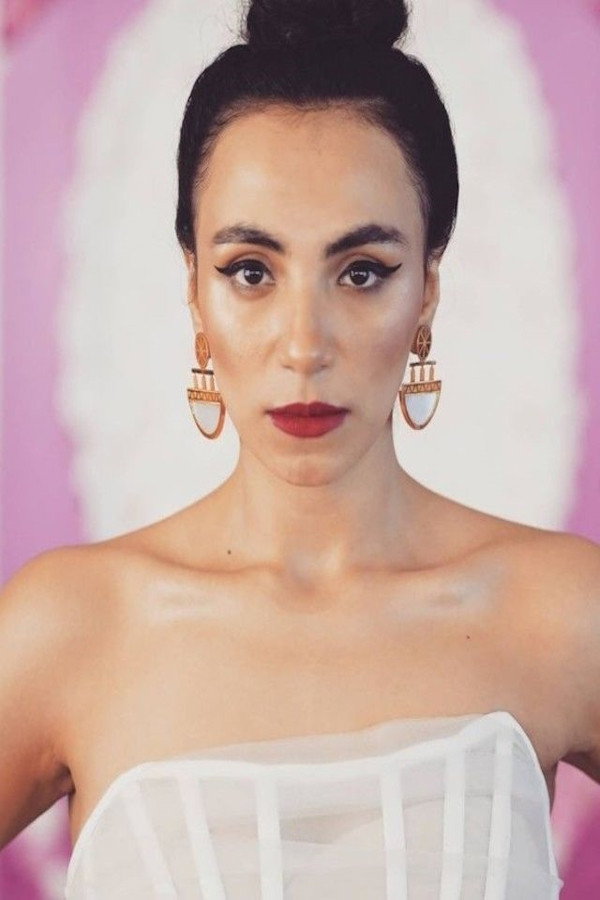 Zeinab Ghareeb as رضوي in Multifaceted