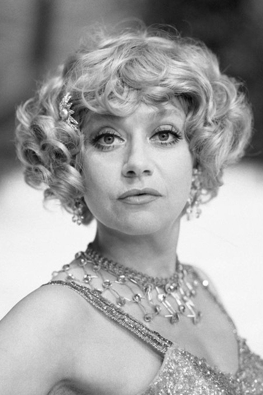 Krystyna Sienkiewicz as Jadwiga Lesniewska in Rodzina Leśniewskich