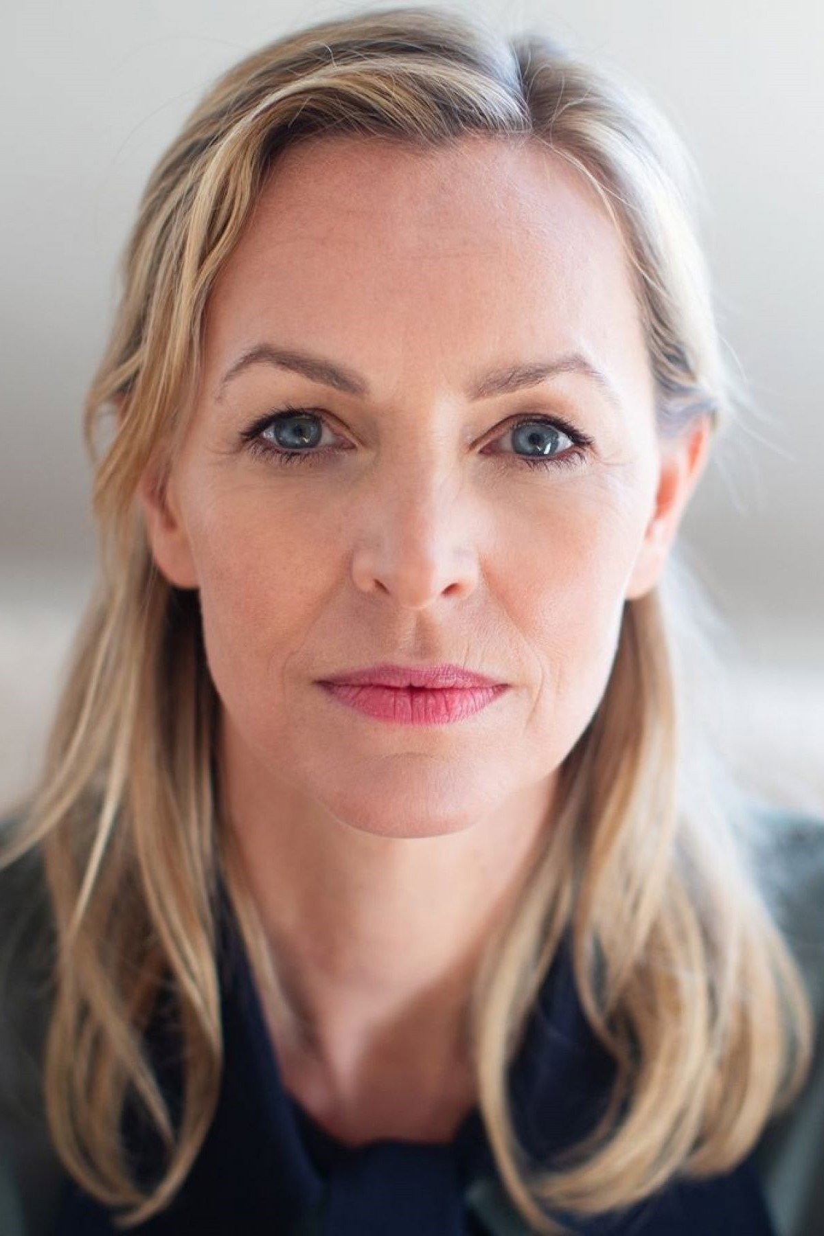 Simone Hanselmann as Martina Kramer in Johanna und der Buschpilot - Der Weg nach Afrika