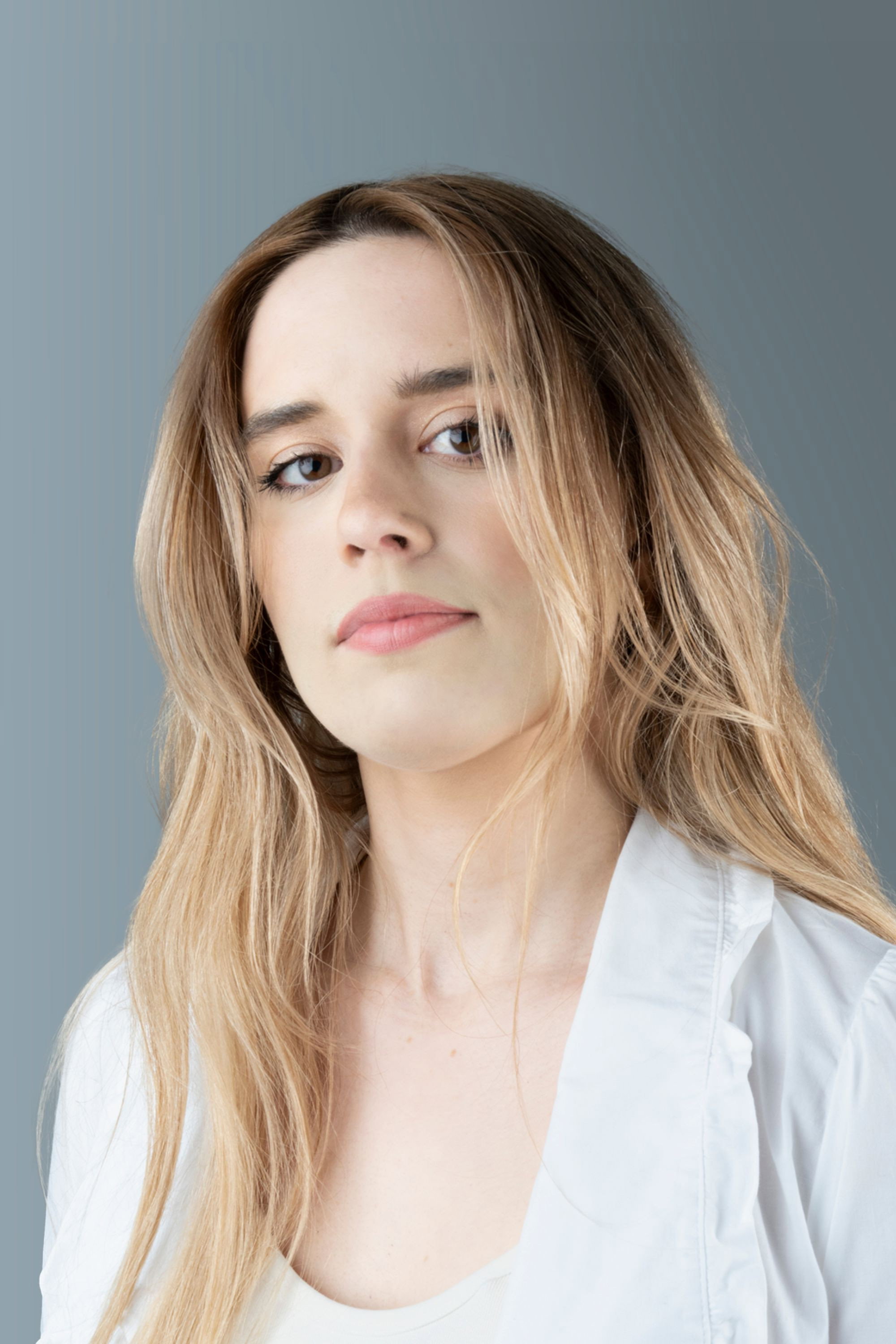 Lucía Zamora as Mujer in Silencio