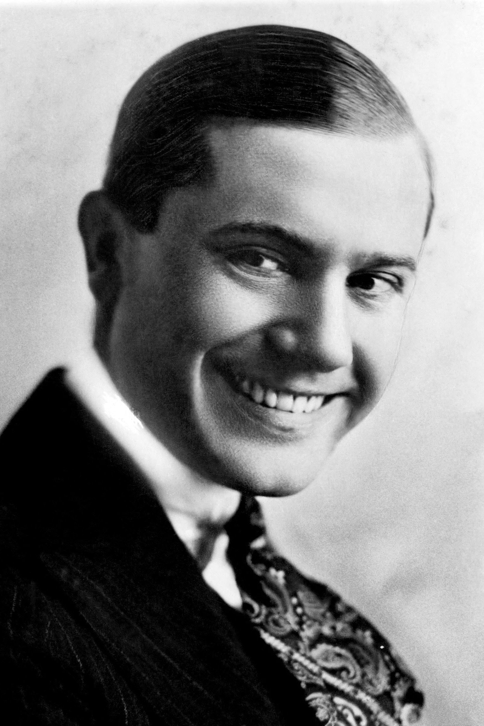 Eddie Lyons as Reggie Smith in Beer Must Go Down