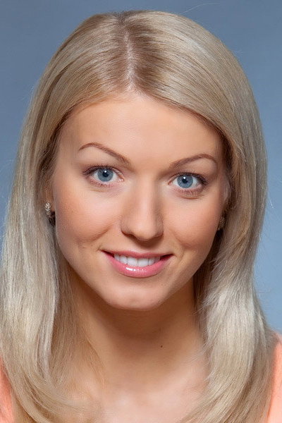 Виктория Герасимова as Света in Девятый вал