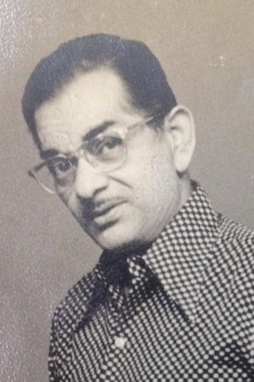 Rajanala Kaleswara Rao as Narendra in Paruvu-Prathishtta