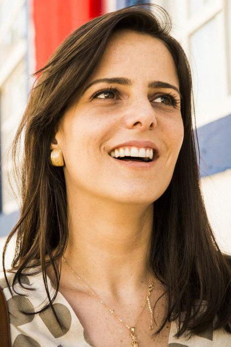 Juliana Araripe as Carol in Rio Heroes