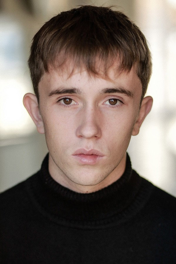 Jack Donoghue as Dean in This Is Christmas
