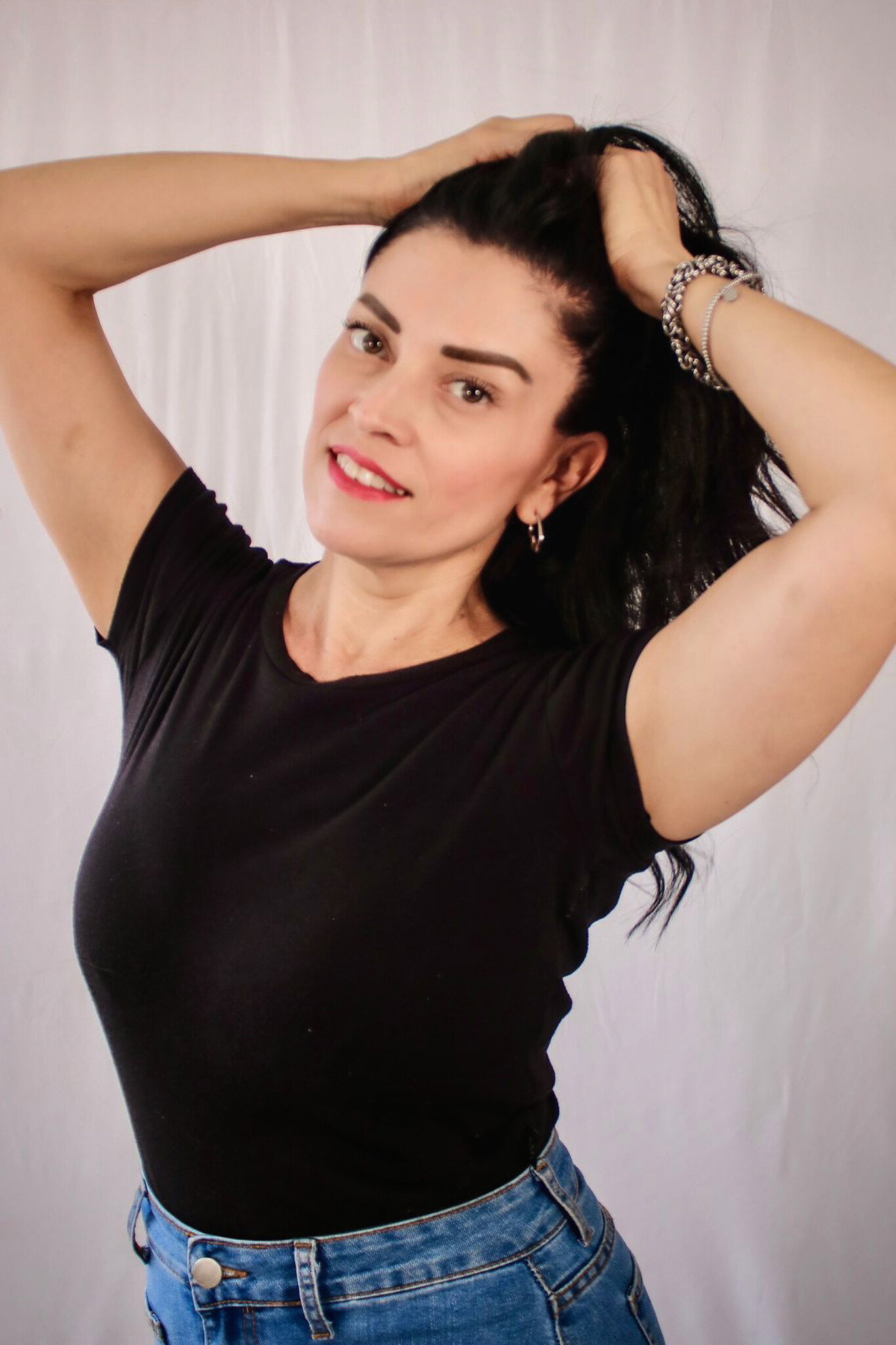 Alejandra Plata as Mother in Verónica