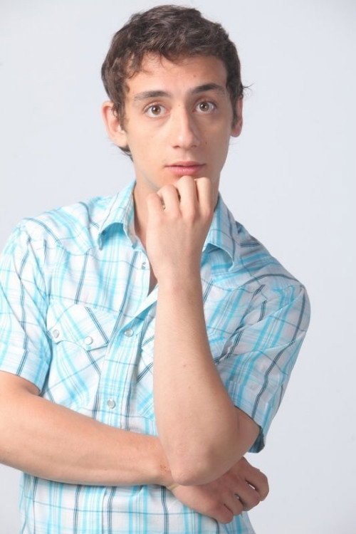 Costin Cambir as Luca Dumitru in Arestat la domiciliu
