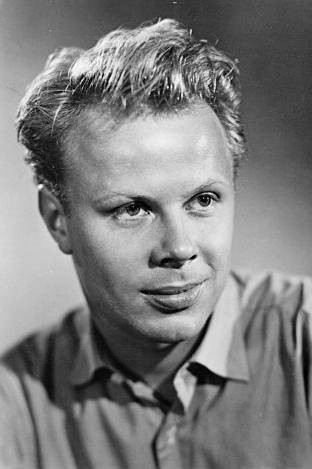 Dieter Perlwitz as Hochschulpräsident in Six Dead Students