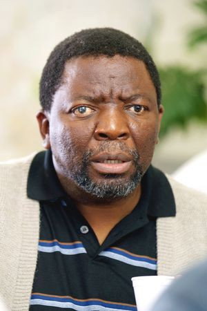 Jerry Mofokeng as Walter Sisulu in Mandela and de Klerk