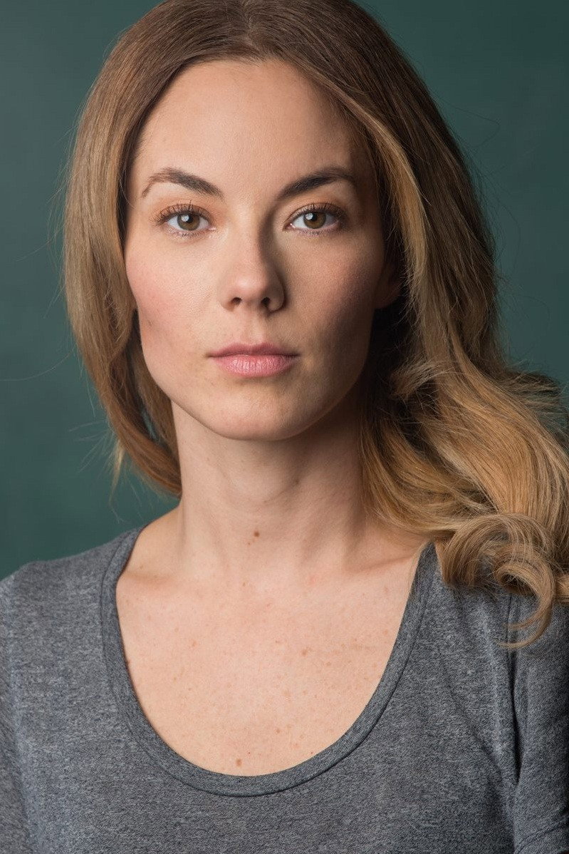 Mélanie Elliott as Lucie Corel in Between Them