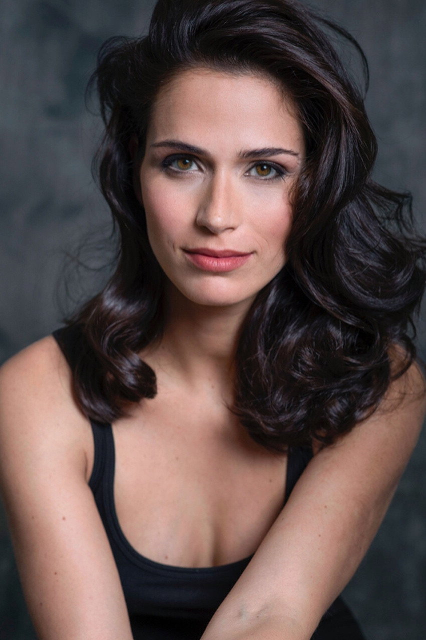 Ana Varela as Ema Avelar Benvindo in Unlimited Love