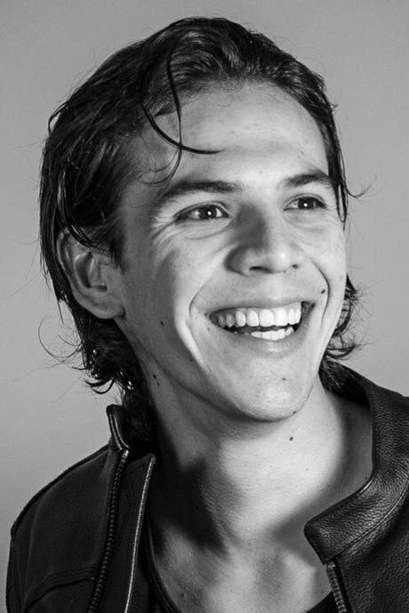 Andrés Estrada as Valentín in Meet Me Again