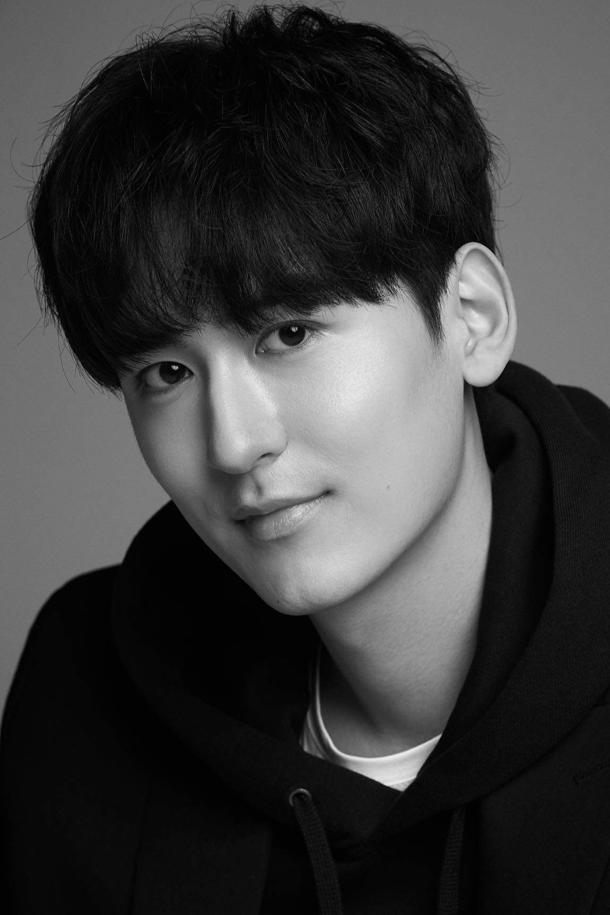 Kang San as Young Eun-seol in Maybe