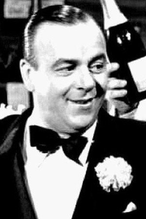 Albert Dinan as Le brigadier-chef des douanes in The Law Is the Law
