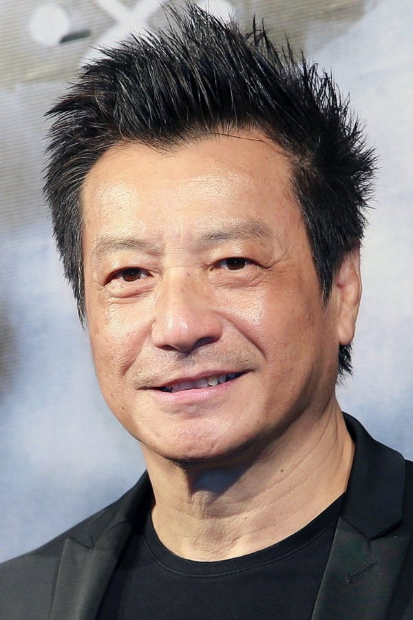 石修 as Cheng Jun Cheung in Suspects in Love