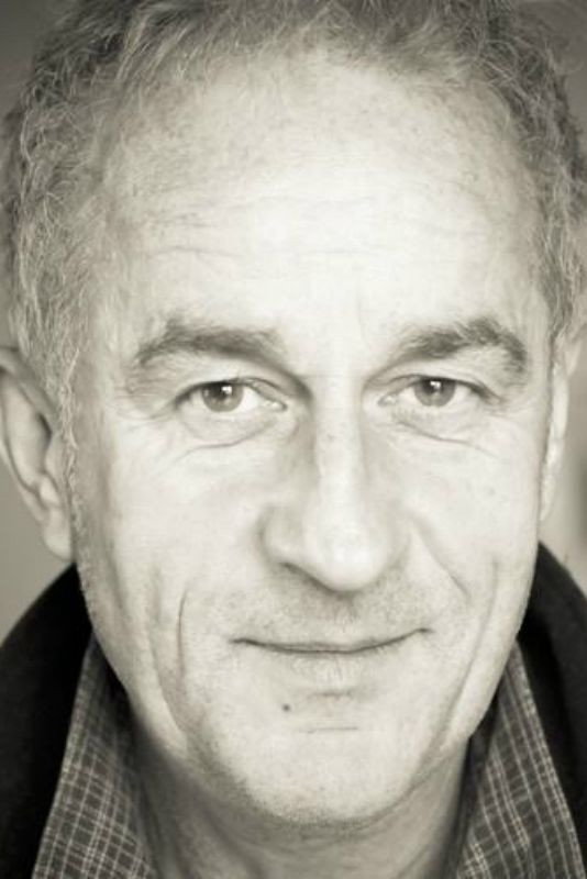François Jerosme as Grégoire de la Tour d'Ivoire (voice) in Telecat