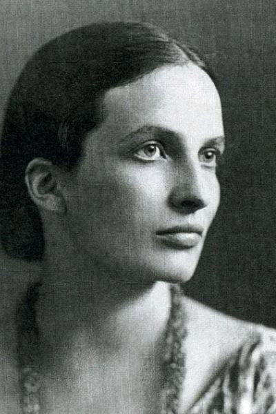 Marie-Hélène Dasté as Grandmother in Thomas