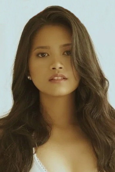 Angela Morena as Arabella Uy in Iskandalo