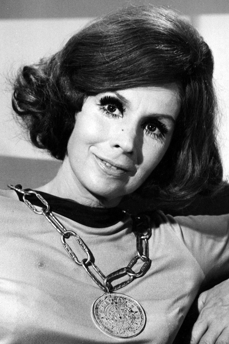Malvina Pastorino as Lidia de Fossatti in Chafalonias