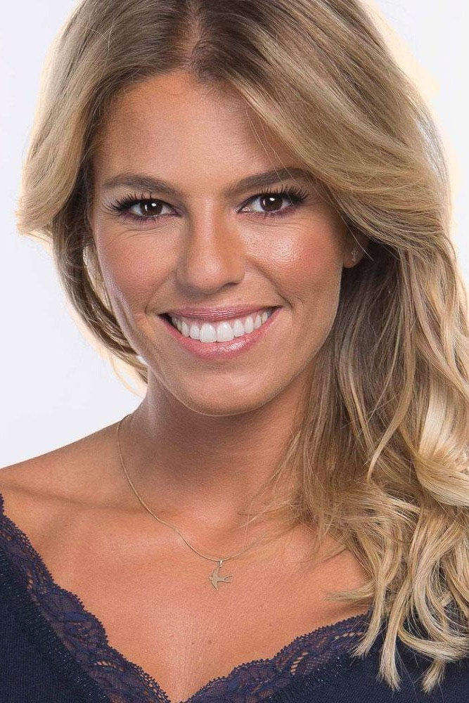 Pimpinha Jardim as Jornalista in Amar Depois de Amar