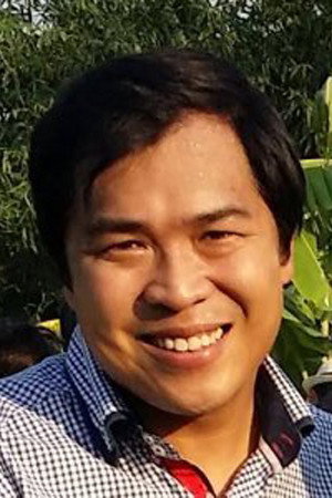 Supoj Pongpancharoen as Aphichat in The Interns